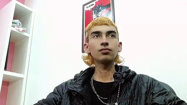 Snapshot of ttimy_x_boy chatting on February 2026 11:08:01 PM ttimy x boy online show from February 2026 11:08:01 PM