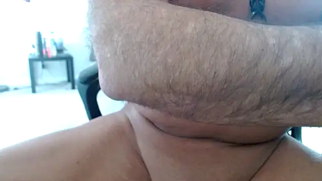 Snapshot of GirthBullger4You chatting on March 2025 08:54:02 PM GirthBullger4You online show from March 2025 08:54:02 PM