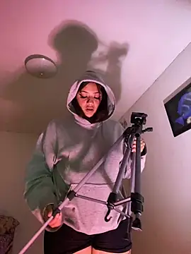 Miss oliviaa online show from February 2026 10:50:01 PM