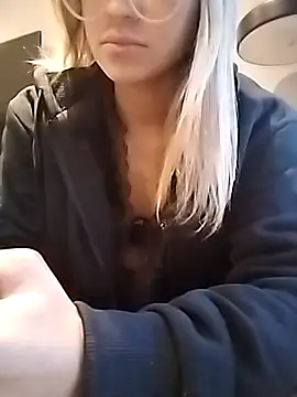 fofinhaa12 online show from September 2025 06:19:01 PM