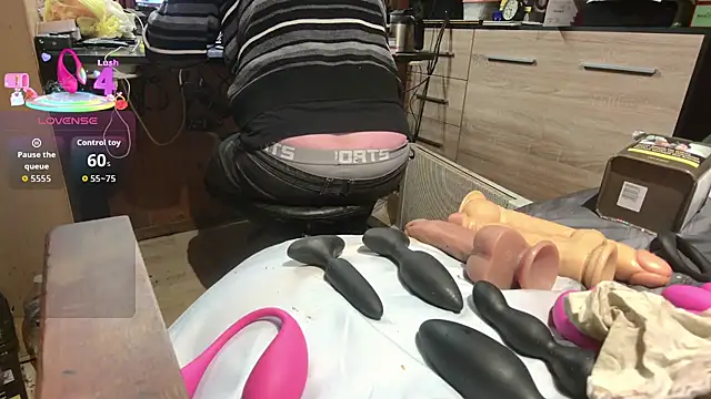 misteryman1956 online show from February 2026 08:29:02 PM