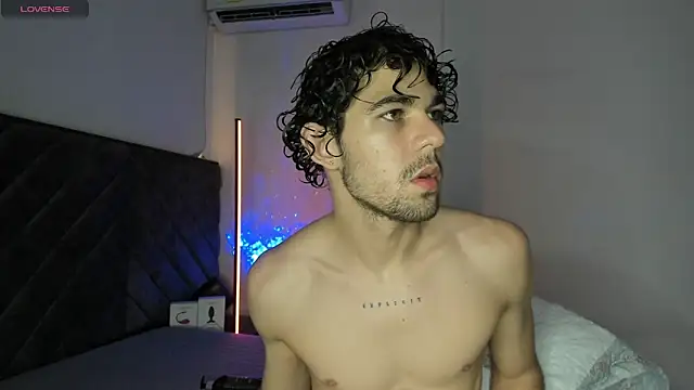 Luca ferrer  online show from February 2026 09:16:01 PM