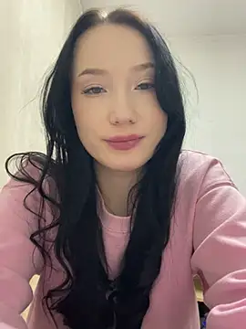 Snapshot of LeilaLow chatting on February 2025 02:14:02 PM LeilaLow online show from February 2025 02:14:02 PM