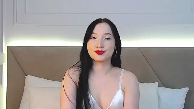 Snapshot of LeilaLow chatting on March 2025 06:21:02 PM LeilaLow online show from March 2025 06:21:02 PM