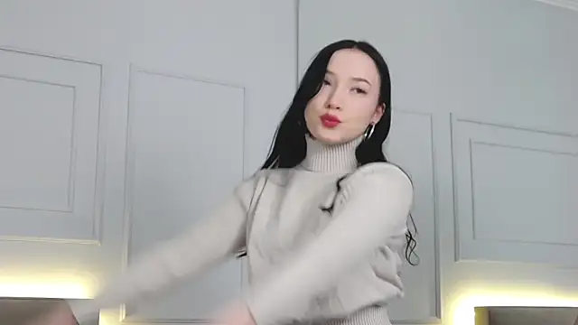 Snapshot of LeilaLow chatting on March 2025 12:00:01 PM LeilaLow online show from March 2025 12:00:01 PM