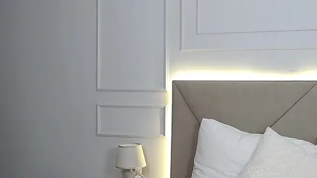 Snapshot of LeilaLow chatting on March 2025 06:09:01 PM LeilaLow online show from March 2025 06:09:01 PM