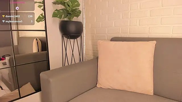 Snapshot of karina_gomez_18 chatting on March 2025 04:58:02 AM karina gomez 18 online show from March 2025 04:58:02 AM