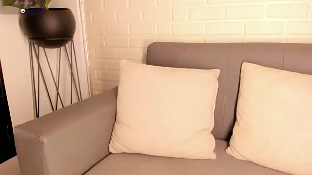 Snapshot of karina_gomez_18 chatting on March 2025 02:50:01 AM karina gomez 18 online show from March 2025 02:50:01 AM