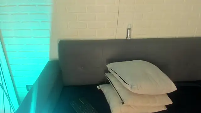 Snapshot of karina_gomez_18 chatting on September 2025 11:21:02 AM karina gomez 18 online show from September 2025 11:21:02 AM