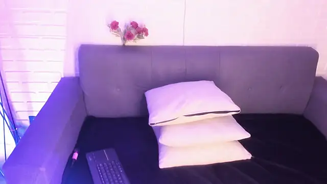 Snapshot of karina_gomez_18 chatting on November 2025 11:32:02 AM karina gomez 18 online show from November 2025 11:32:02 AM