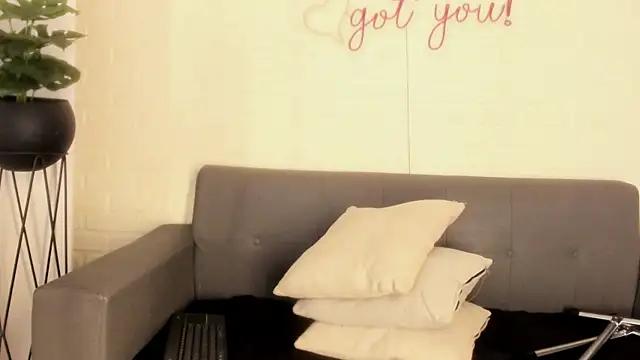 Snapshot of karina_gomez_18 chatting on December 2025 11:29:01 AM karina gomez 18 online show from December 2025 11:29:01 AM