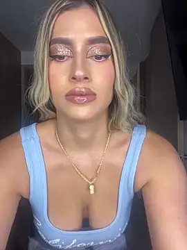 Issabela G1 online show from December 2024 10:26:02 PM