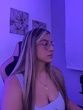 Issabela G1 online show from May 2026 03:02:01 AM