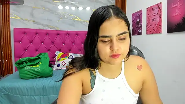 Snapshot of Helen_russo chatting on May 2026 06:03:01 PM Helen russo online show from May 2026 06:03:01 PM