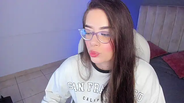 Charlotte Olsen  online show from February 2025 12:43:02 PM