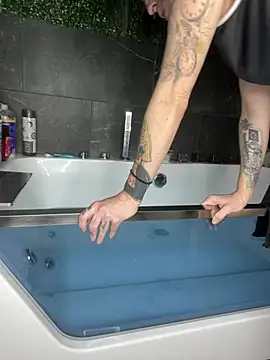 Snapshot of Luluof chatting on February 2025 12:38:02 PM Luluof online show from February 2025 12:38:02 PM