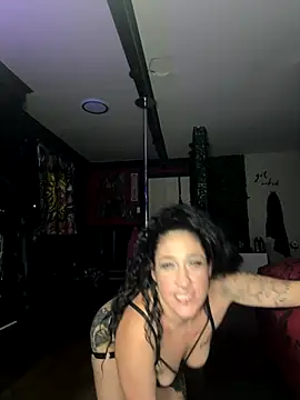 Snapshot of Luluof chatting on September 2025 08:39:02 AM Luluof online show from September 2025 08:39:02 AM