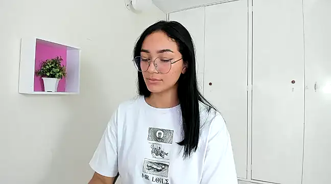 ASIAM BRUNET online show from January 2025 04:14:02 PM