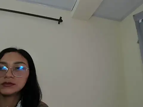 ASIAM BRUNET online show from November 2025 04:20:02 PM