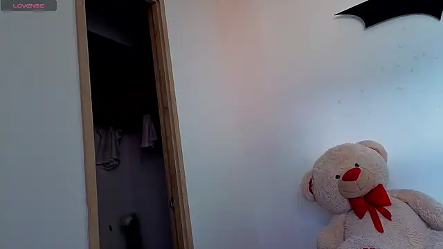 Snapshot of jam_reina01 chatting on March 2026 06:22:02 PM jam reina01 online show from March 2026 06:22:02 PM