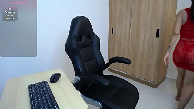 karoll marquez online show from February 2026 11:43:01 PM