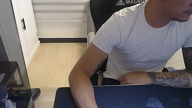 team dinamite69 online show from February 2026 12:23:02 PM