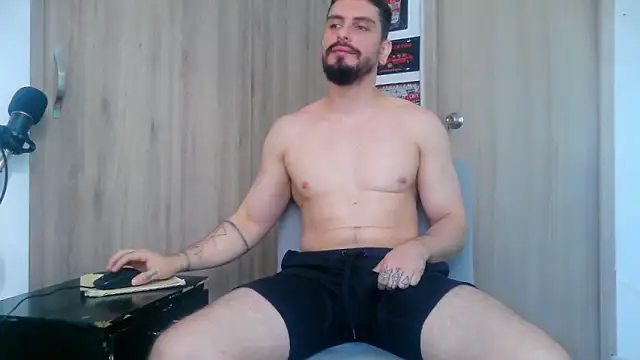 Aaron kwok28 online show from November 2025 09:09:02 PM