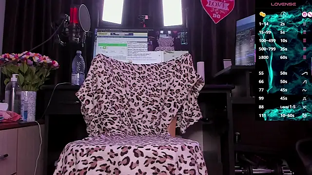 Raissa sky26 online show from October 2025 02:33:01 AM