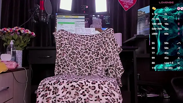 Raissa sky26 online show from November 2025 03:38:02 AM