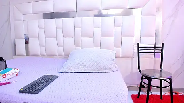 BritneyCollins online show from November 2025 11:21:01 AM