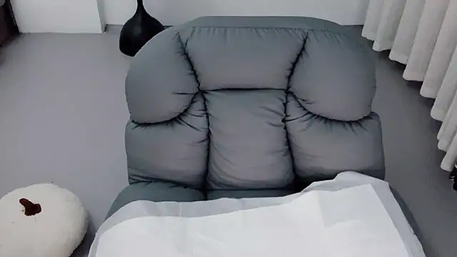 Snapshot of Fountain- chatting on May 2026 02:06:02 AM Fountain- online show from May 2026 02:06:02 AM