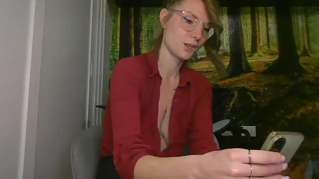 Feli blue online show from October 2025 11:15:02 PM