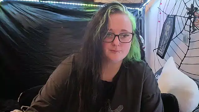 Bunny Cummings online show from February 2026 11:25:01 PM