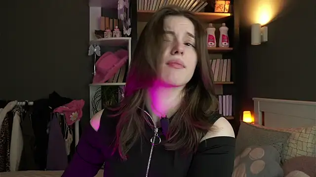 Snapshot of DarylBarks chatting on February 2026 01:10:02 AM DarylBarks online show from February 2026 01:10:02 AM