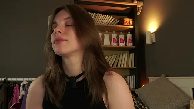 Snapshot of DarylBarks chatting on February 2026 01:20:02 AM DarylBarks online show from February 2026 01:20:02 AM