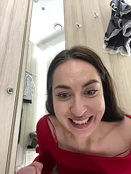 Snapshot of Holly_Play chatting on December 2024 03:32:02 PM Holly Play online show from December 2024 03:32:02 PM