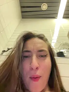 Snapshot of Holly_Play chatting on January 2025 03:15:02 PM Holly Play online show from January 2025 03:15:02 PM