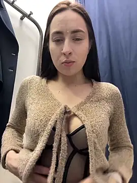 Snapshot of Holly_Play chatting on February 2025 10:25:02 AM Holly Play online show from February 2025 10:25:02 AM
