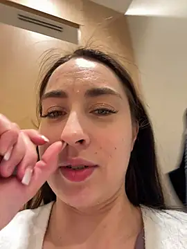 Snapshot of Holly_Play chatting on February 2025 10:12:01 AM Holly Play online show from February 2025 10:12:01 AM