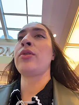 Holly Play online show from October 2025 09:13:02 AM