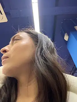 Holly Play online show from February 2026 12:08:02 PM