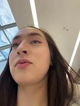 Holly Play online show from February 2026 09:15:01 AM