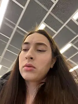 Holly Play online show from March 2026 09:04:01 AM