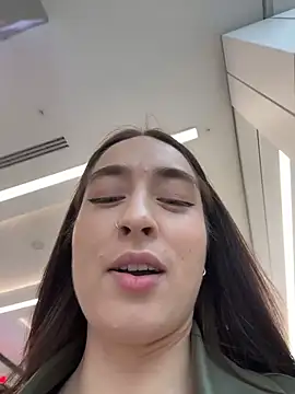 Holly Play online show from April 2026 11:59:01 AM