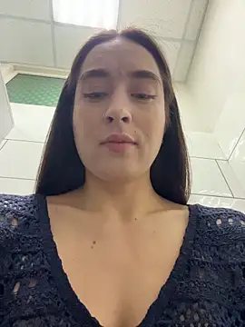 Snapshot of Holly_Play chatting on April 2026 10:17:02 AM Holly Play online show from April 2026 10:17:02 AM