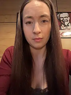 Snapshot of Holly_Play chatting on May 2026 10:00:01 AM Holly Play online show from May 2026 10:00:01 AM