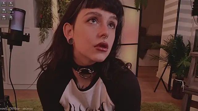 MichaellaMoon online show from October 2025 04:31:02 PM