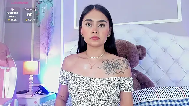 Snapshot of serena_jeyms chatting on December 2024 07:44:01 PM serena jeyms online show from December 2024 07:44:01 PM