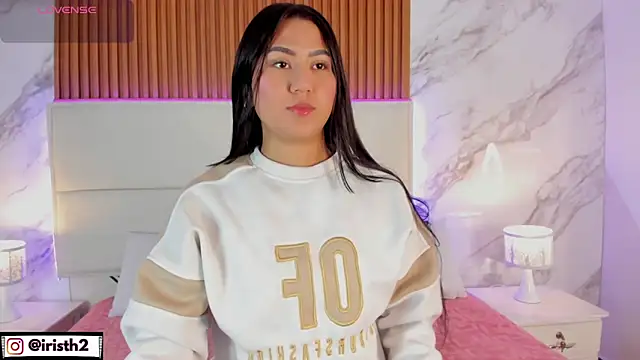 Iris Thompson  online show from April 2026 04:26:02 AM