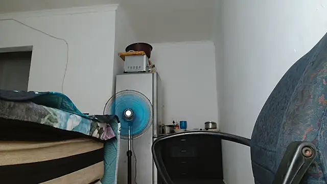 Hugetittiesxx2 online show from April 2026 04:18:01 AM